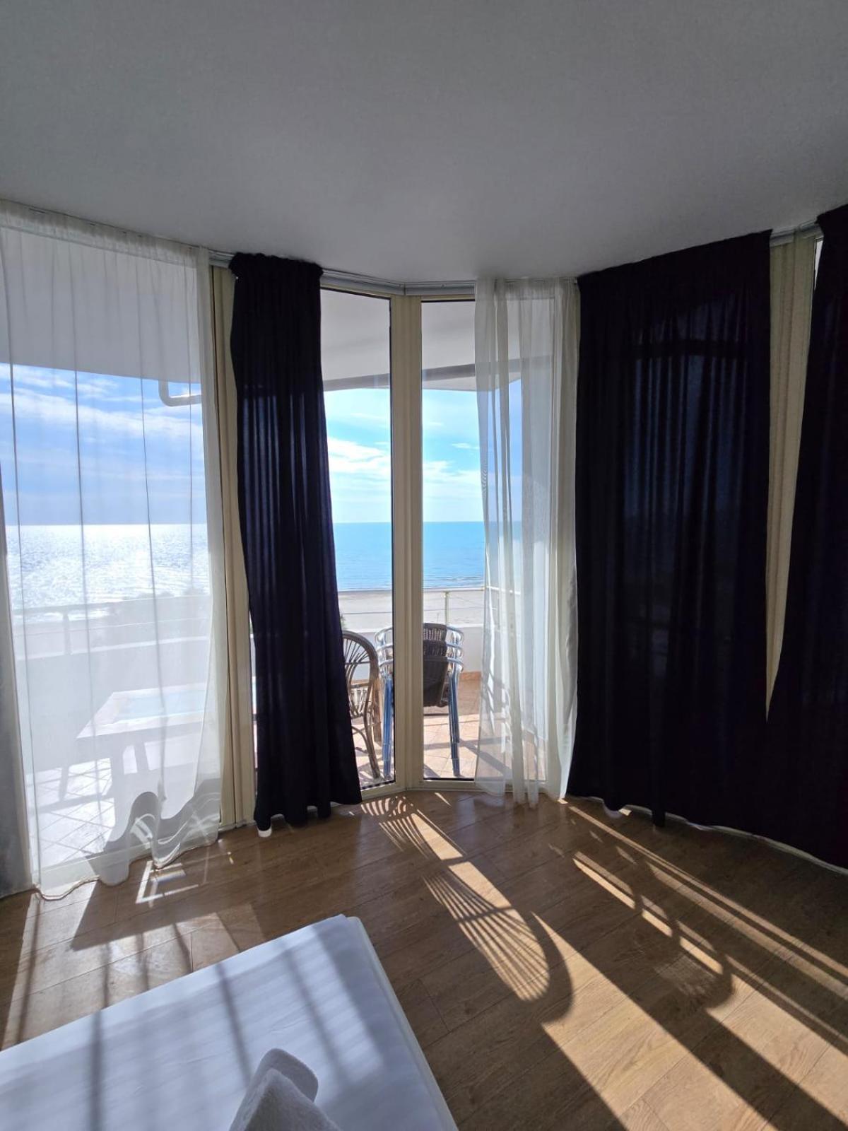 Blue Amr Hotell Škalngur Eksteriør bilde